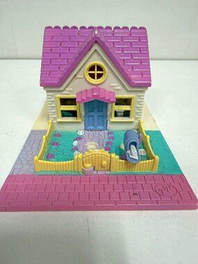 Vintage  Polly Pocket Cozy Cottage